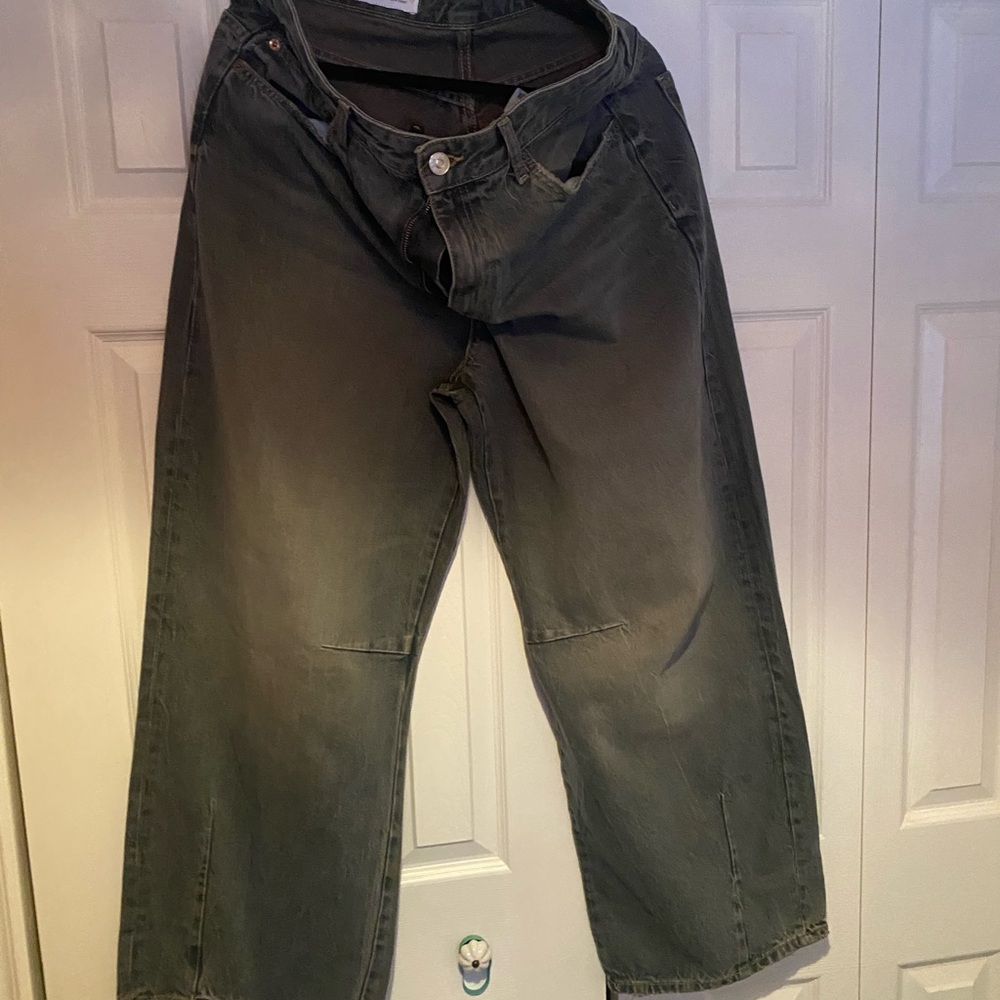Zara Men's Relaxed Fit Charcoal Jeans